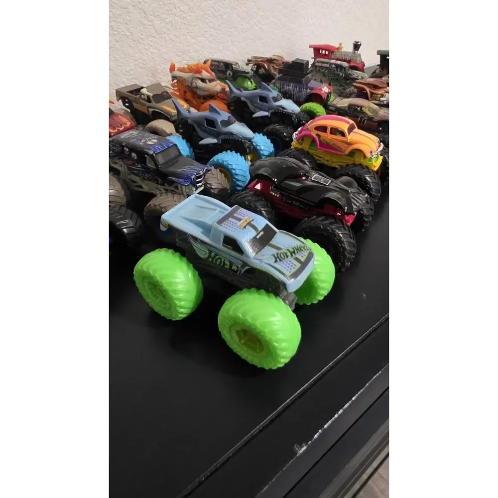 Hot Wheels & Monster Jam Monster Trucks Lot of 20